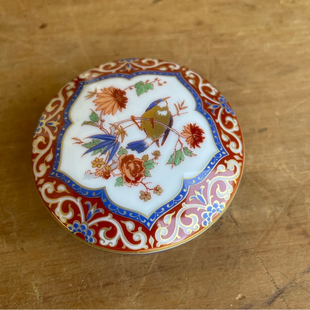 Kaiser West Germany Trinket Dish With Lid Bird Floral Sweet! 2 1/4” Diameter